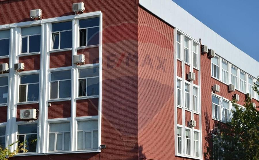 Spa?iu de birouri de 4,000mp de vanzare in zona Indust... - 11