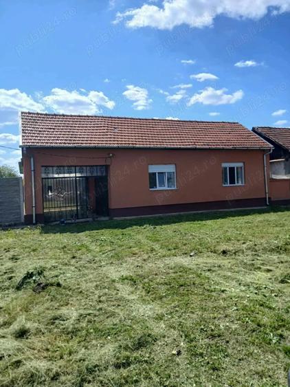 Casa de vanzare 1.586 - 4