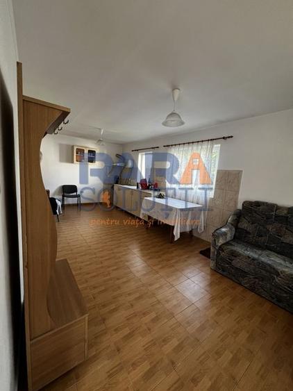 Casă 2015 - 4 dormitoare, 2 băi, 2 bucătării - 13