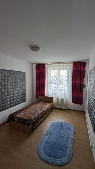 Vand apartament 2 camere Florilor 1 - 5