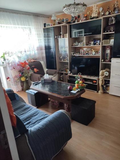 Apartament cu 2 camere decomandat în Km 4