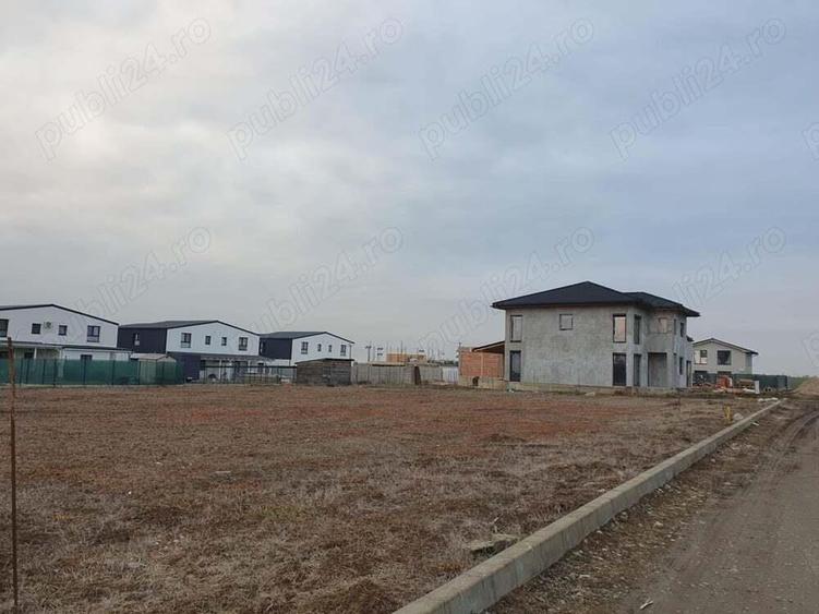 Teren intravilan 702 mp.Giarmata - 2