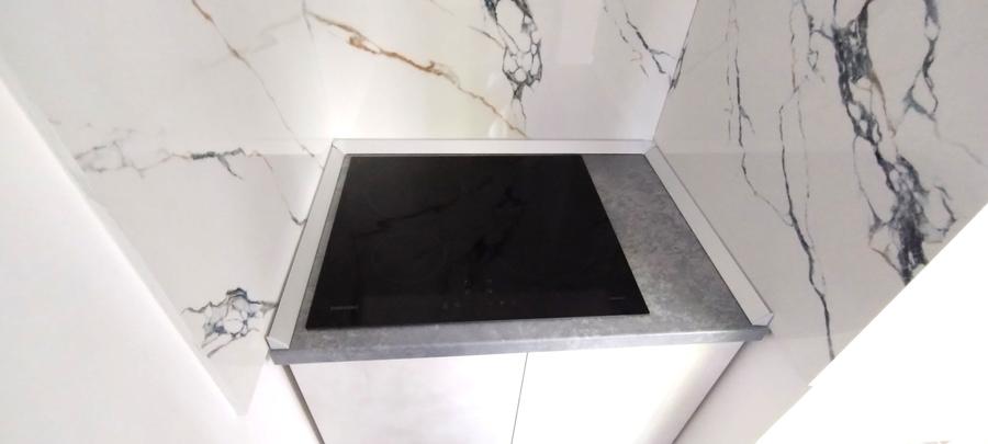 Garsoniera moderna, spatioasa ~ Etaj 1/5  ~ Loc parcare - 12