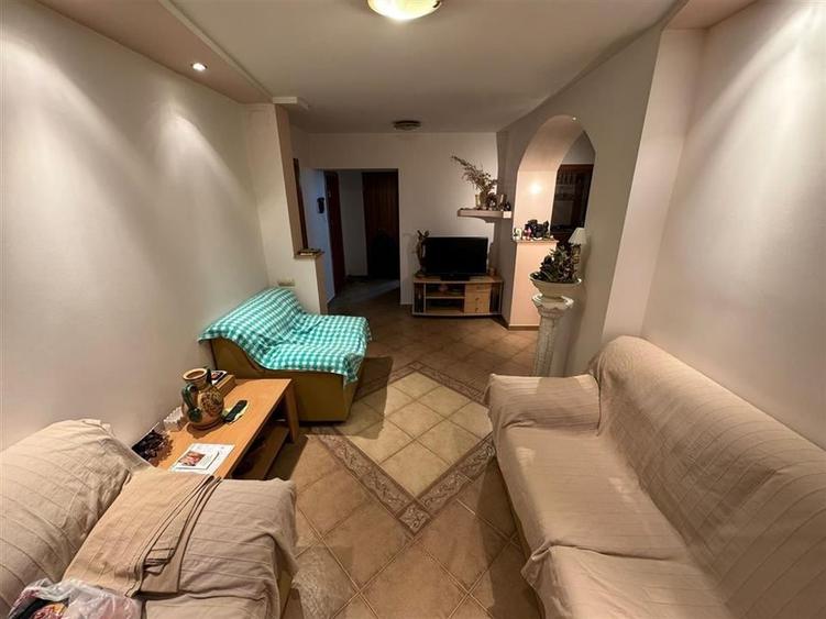 Apartament 3 camere, etaj 5, zona ultracentrala - mobilat - utilat - 2