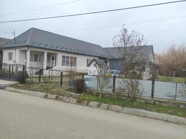 Casa de vanzare cu teren