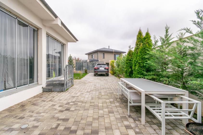 Locuinta construită pentru a fi locuită, nu doar admirată, complet mobilata - 7