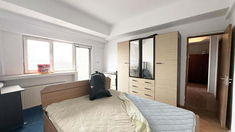 Vedere superba Calea Victoriei / Universitate Pizza Hut/ Pretabil AIRBNB