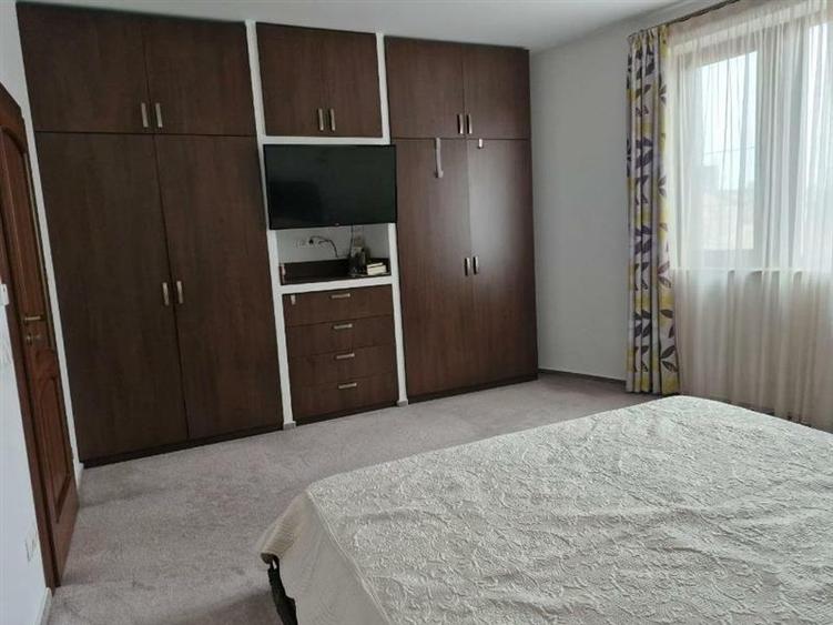 Vanzare vila 5 camere Bazilescu - 12