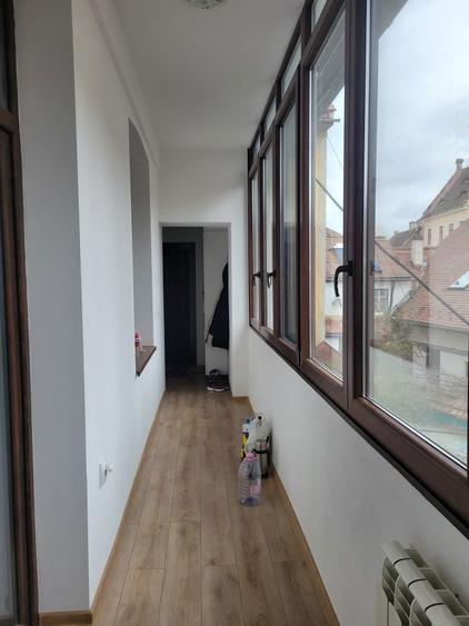 Vand apartament ultracentral, hol, 3 camere, 2 bai, garaj , anexe - 5