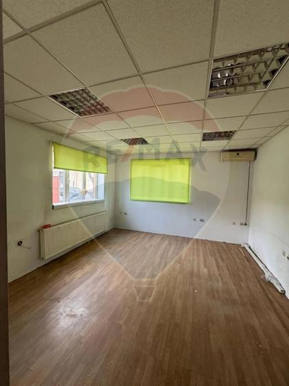 Casă  cu 5 camere de închiriat în zona Marasti, Piața 1 Mai - 2