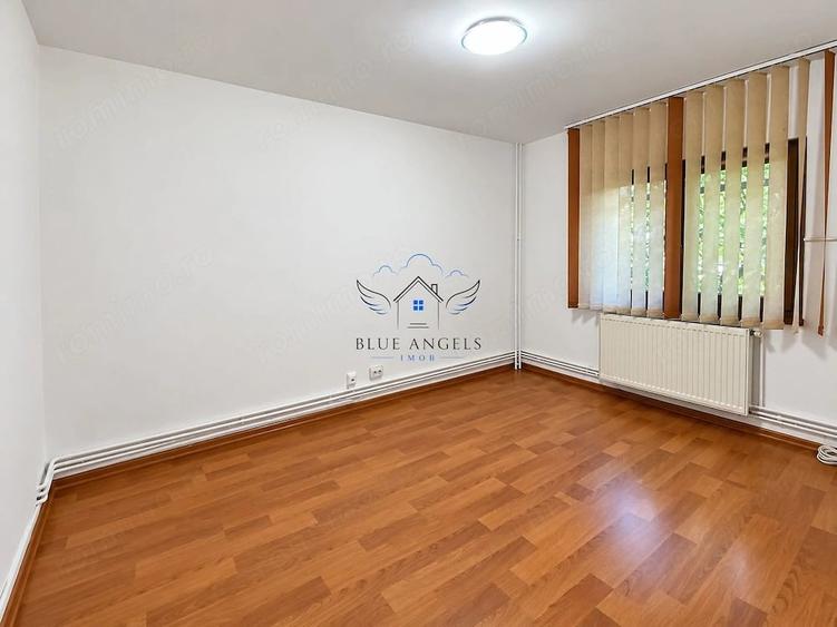 Apartament cu 4 camere semidecomandat în Calea București