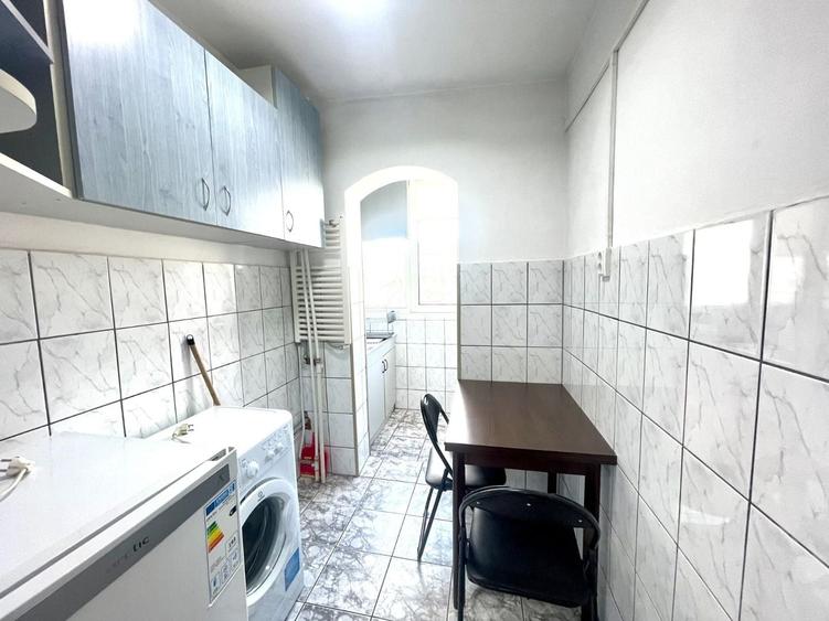Garsonieră decomandată în Complex Studențesc