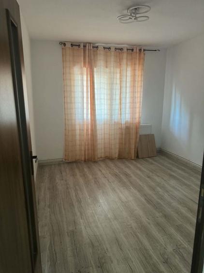 Apartament cu 3 camere în Alexandru cel Bun