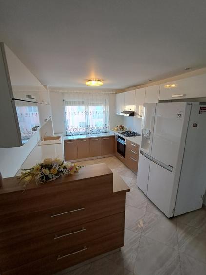 Apartament vanzare cu 3 camere decomandat de vanzare mobilat si utilat - 9