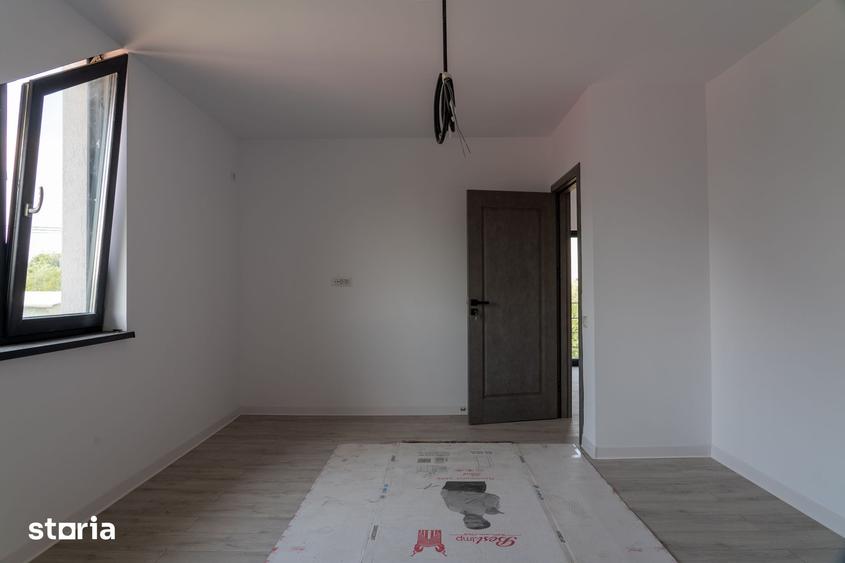 Casă cu 4 camere cu Teren 400 Mp în Berceni