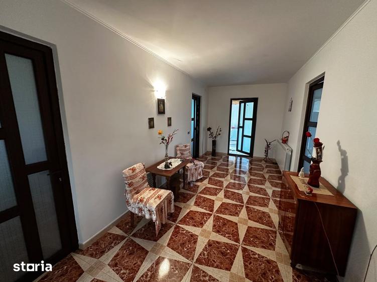 Casă cu 6 camere cu Teren 2000 Mp în Nănești