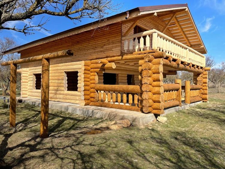 Casă cu 4 camere decomandat în Central