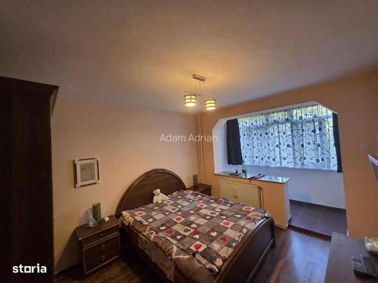 Apartament 3 camere Cornisa etaj II
