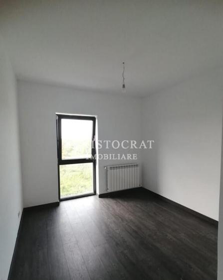 Casă cu 3 camere cu Teren 250 Mp în Ostratu
