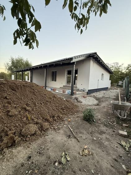 Casă cu 3 camere în Utvin
