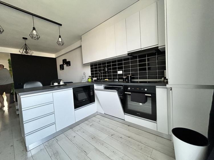Apartament cu 2 camere, mobilat în Florești — fotografia 3