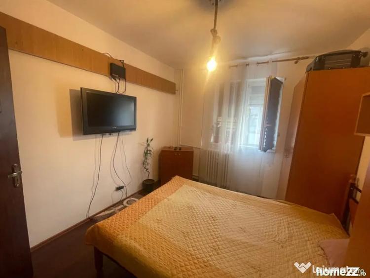 Apartament cu 3 camere semidecomandat în Valea Rosie