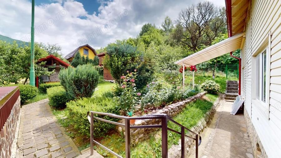 Casă cu 5 camere cu Teren 800 Mp în Cheile Râșnoavei