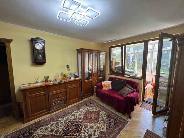 Apartament cu 2 camere decomandat, mobilat în Berceni