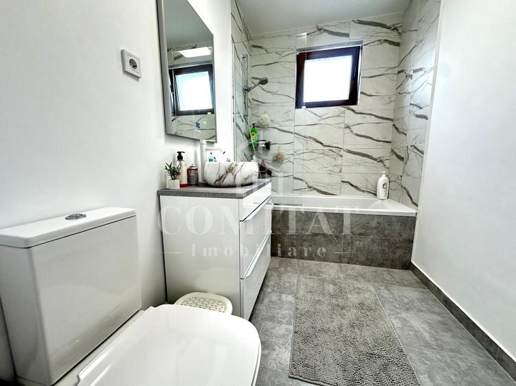 Apartament cu 3 camere semidecomandat, mobilat în Florești