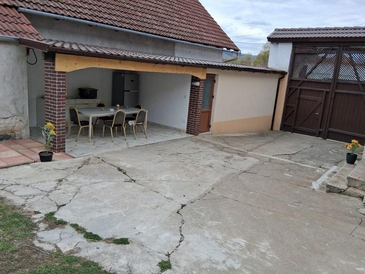 Casă cu 4 camere în Central