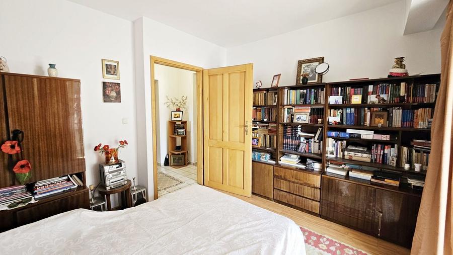 Centrul Civic ,str Toamnei apartament 3 camere cf I dec - 8