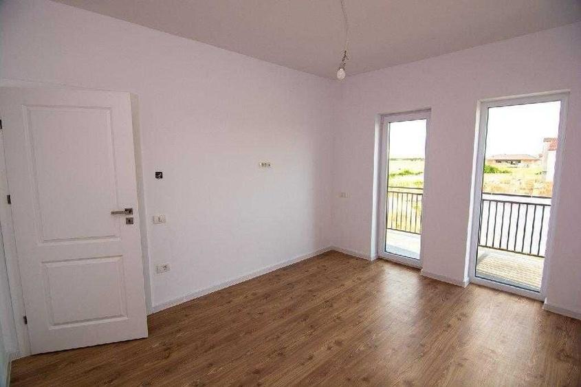 Casă cu 4 camere cu Teren 271 Mp în Săcălaz