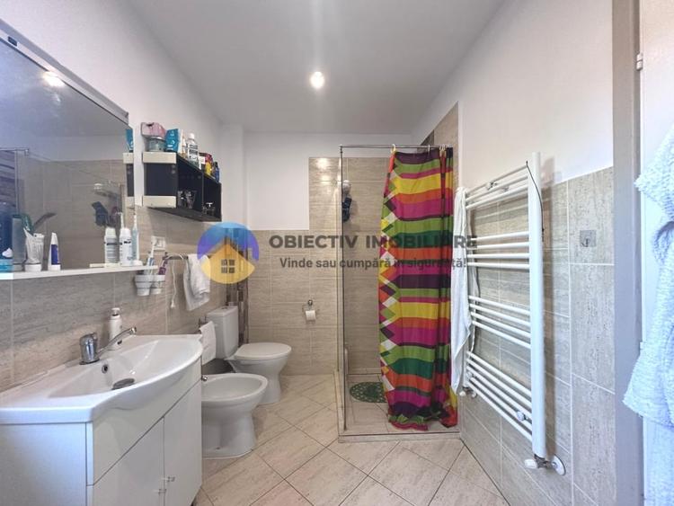 Casă cu 3 camere cu Canalizare în Central