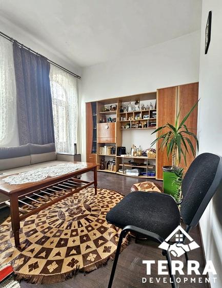 Casă interbelică, S+P+1 – solidă, versatilă, cu potențial multiplu - 1