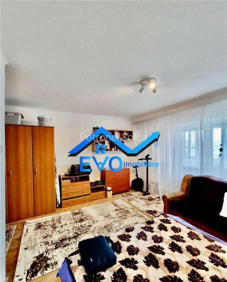Apartament o camera, de , decomandat, 40mp, CUG, soseaua Nic