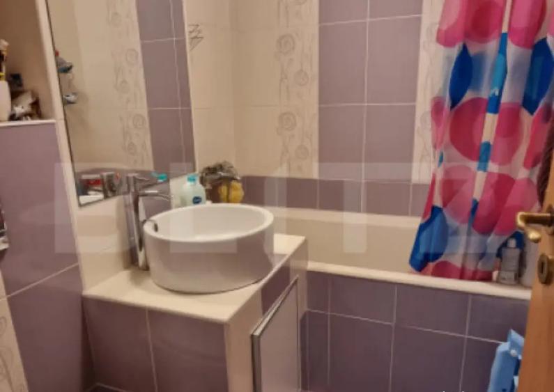 Apartament de vanzare, cu 3 camere, 61 mp, zona semicentrala - 1