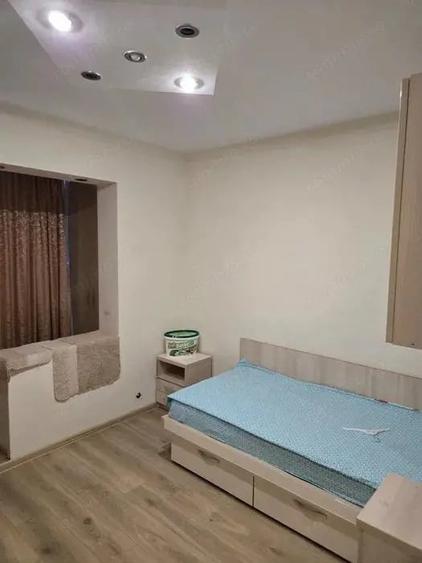 Apartament cu 3 camere decomandat în Tudor