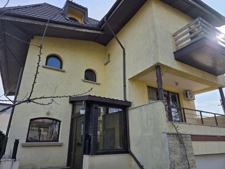 Inchiriere Vila spatioasa si moderna in zona linistita - 13