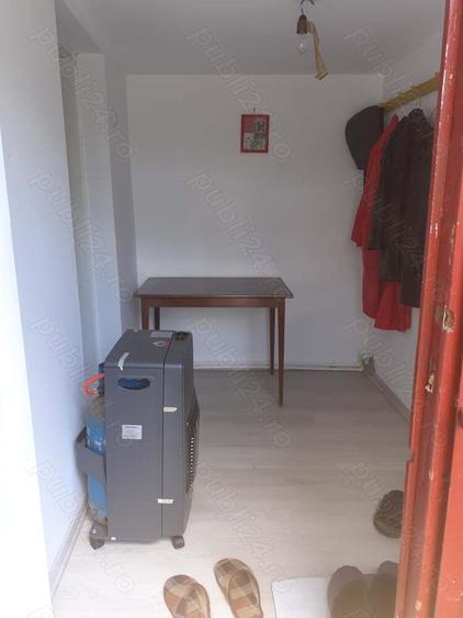 Casa ?i teren de vanzare - 8