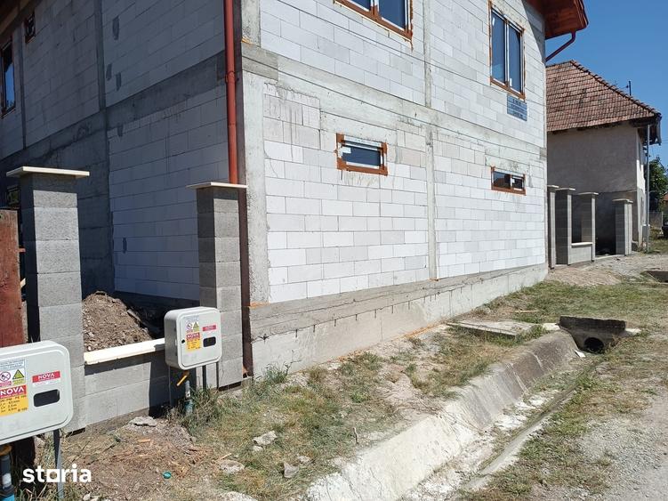Casă cu 5 camere cu Teren 4200 Mp în Sâncraiu