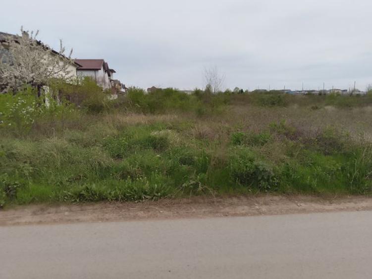 Închiriez teren 5000 mp. - 1