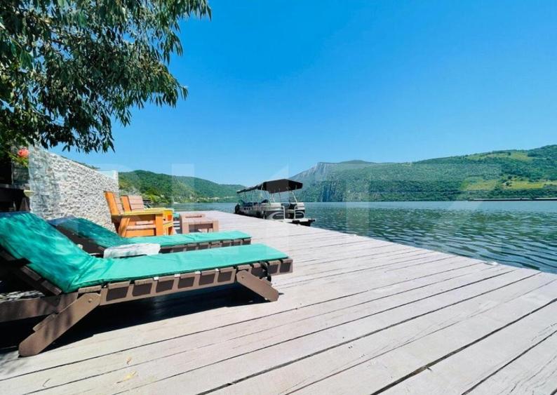 Pensiune 360 mp utili, teren 600 mp, Dubova - 9