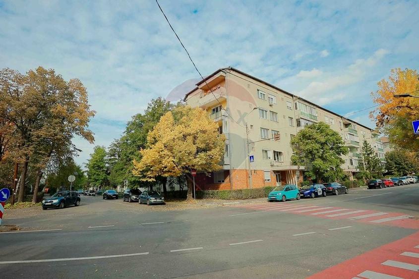 Apartament decomandat cu 3 camere, 75 mp, de vanzare - Zona Cantemir - 25