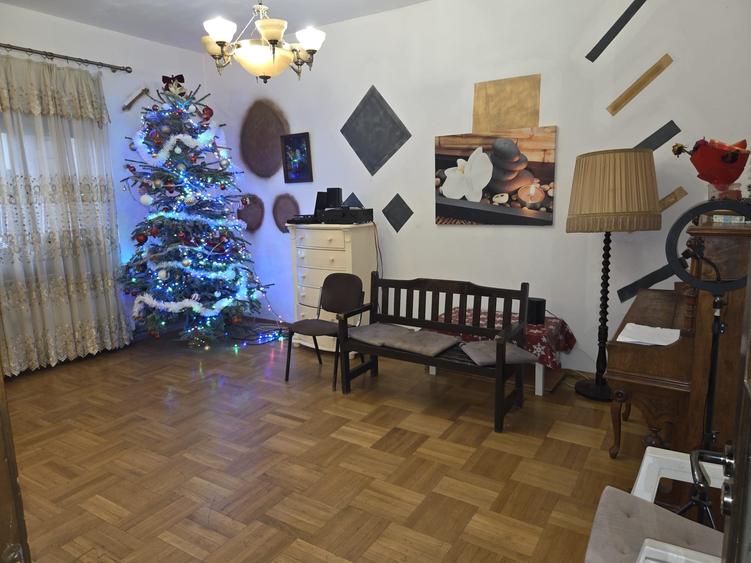 Crangasi - 3 minute Metrou - Casa p+1+mansarda  + curte 800 mp - Anul  2018 - 2