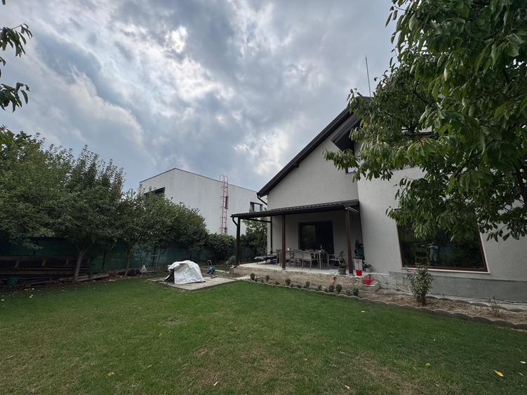 VILA COCHETA CU TEREN GENEROS,  PANOURI FOTOVOLTAICE 11KW SI GARAJ - 2