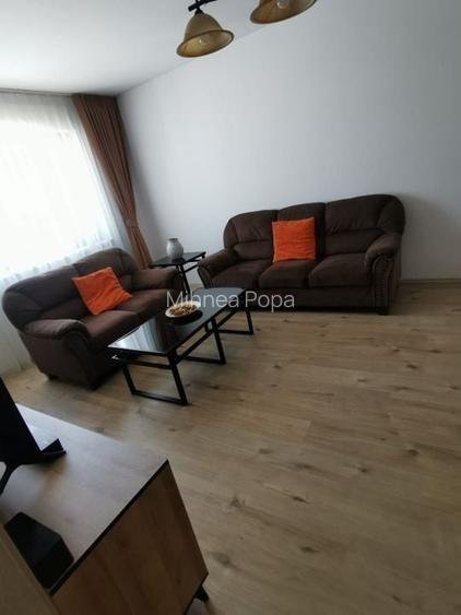 Inchiriez apartament 3 camere modern