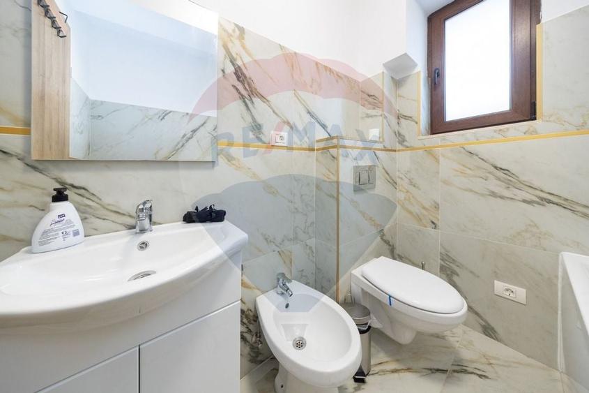 Casa cu 9 camere, teren 501 mp,  Harman! - 13