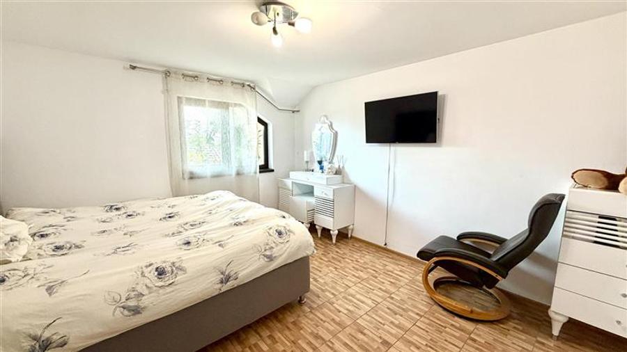 Casă cu 5 camere cu Canalizare în Aroneanu