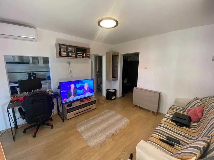 Apartament cu 2 camere semidecomandat în Podu Roș