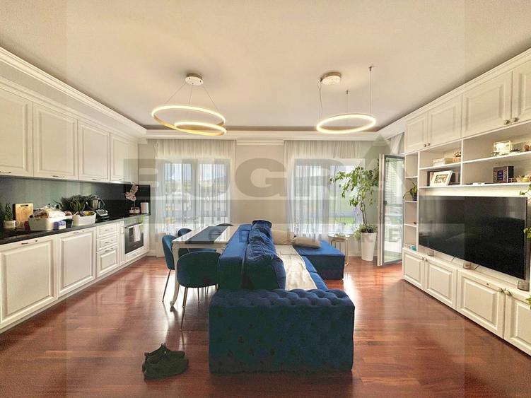 Apartament cu 3 camere semidecomandat, mobilat în Bună Ziua